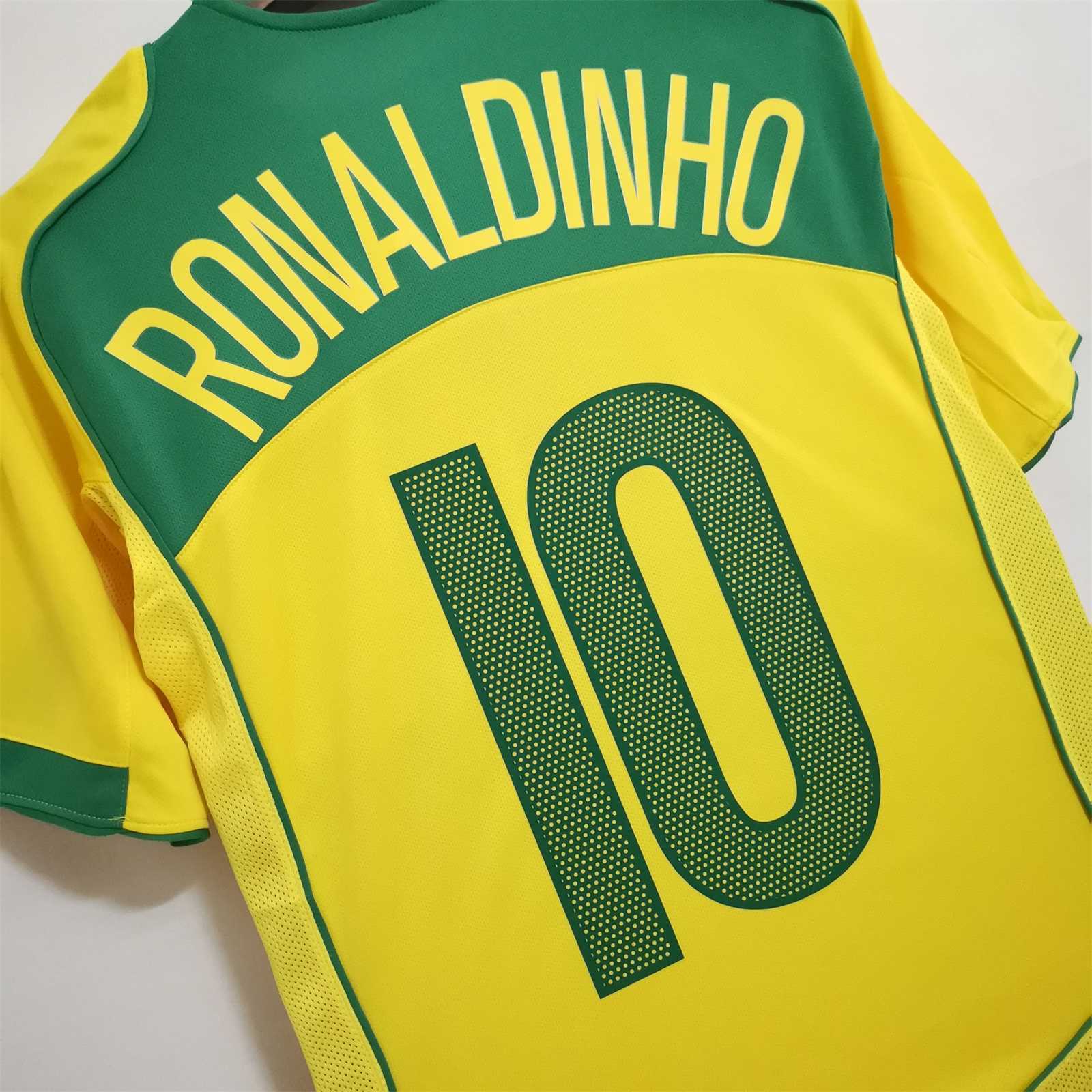 Camiseta Brasil Local 2004 – Ronaldinho #10