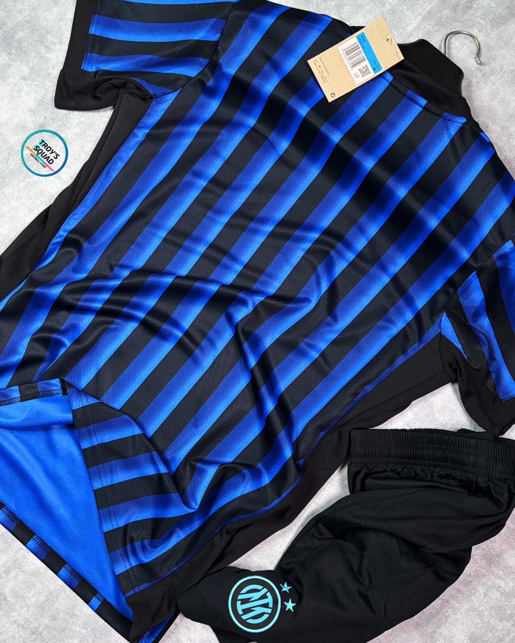 Inter de Milán Local 25/26 con parches de la UCL