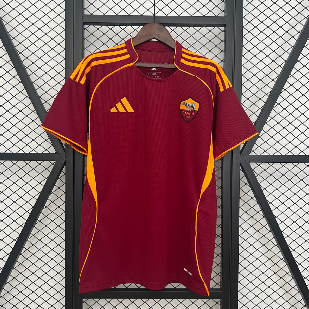 Roma Local 25/26 con parches de la UCL